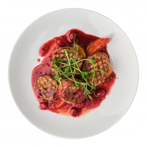 Pork medallions with cranberry sauce