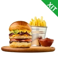 Fest Menu: Burger with pork, fries and ketchup sauce