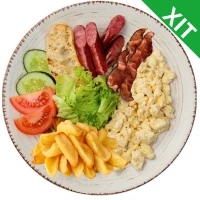 Scrambled eggs with vegetables and potato dips