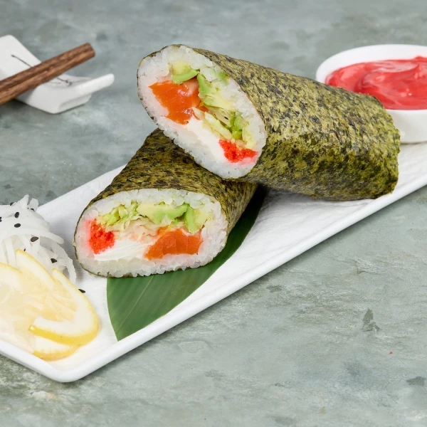 Salmon shawarma sushi
