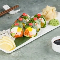 Fresh roll with salmon and shrimp