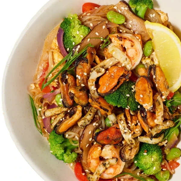Udon with seafood