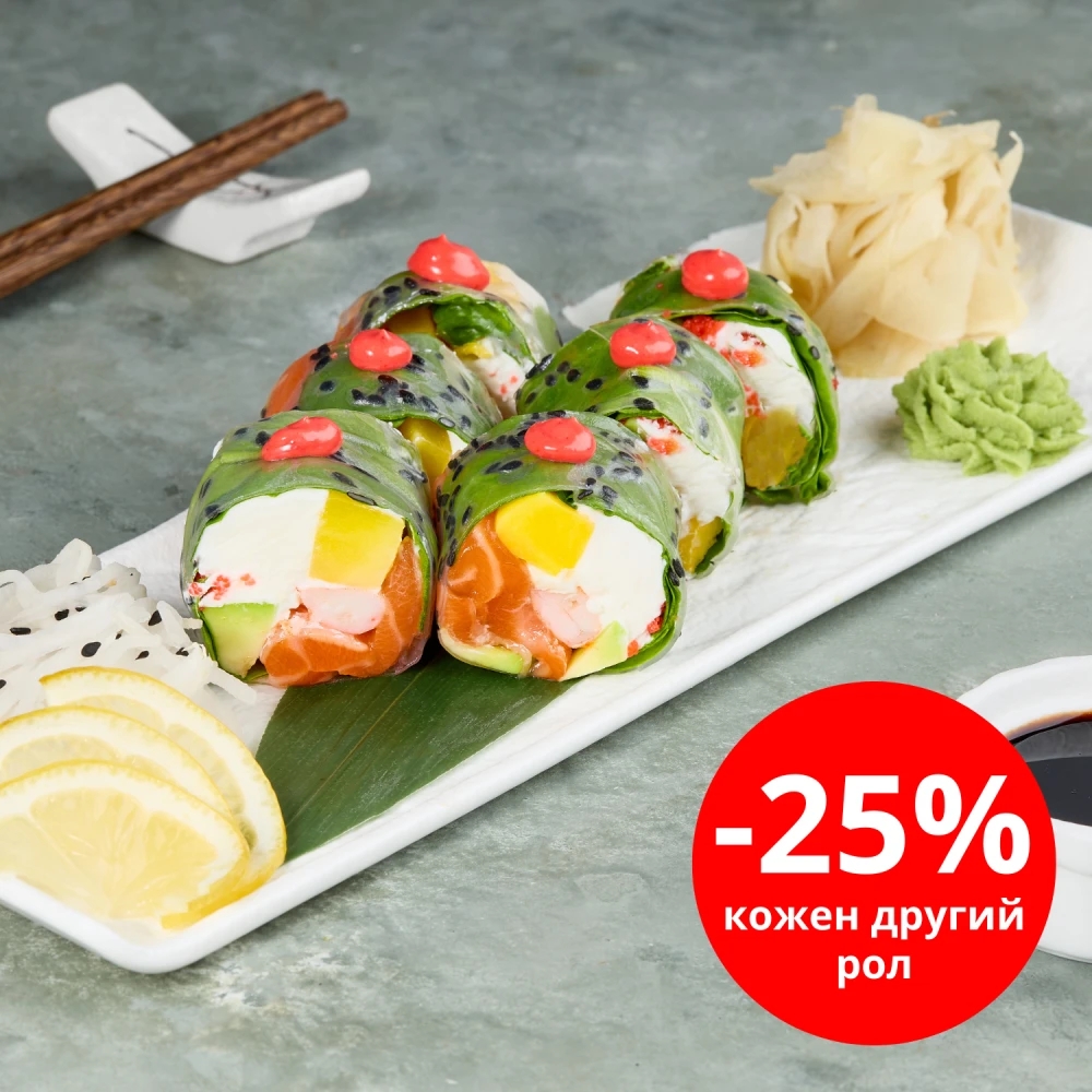 Fresh roll with salmon and shrimp